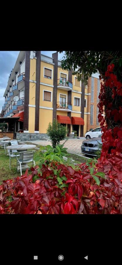 Hotel Lido Bollengo Bagian luar foto