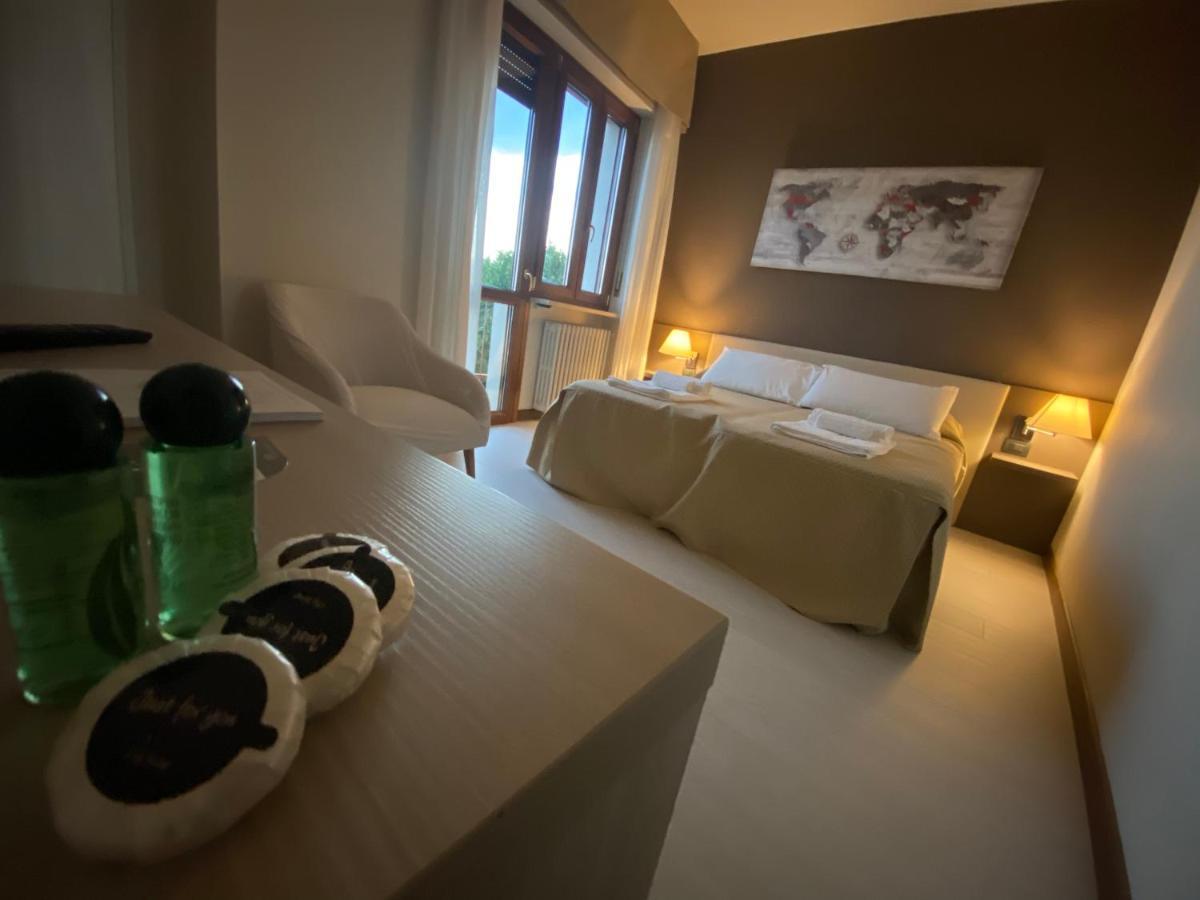 Hotel Lido Bollengo Bagian luar foto