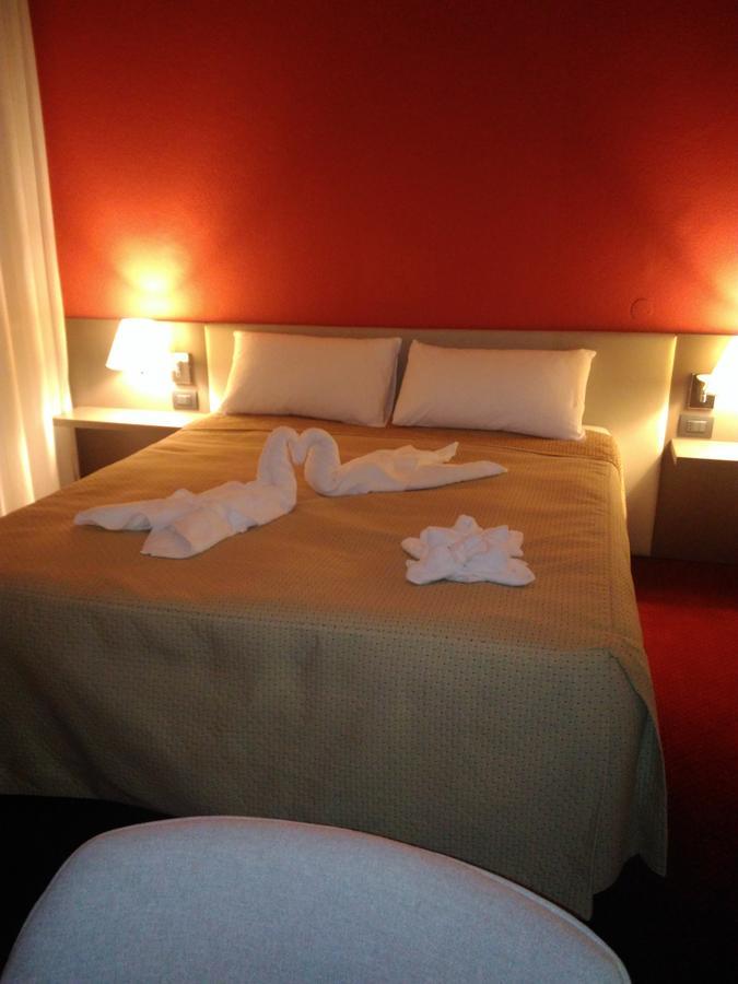 Hotel Lido Bollengo Bagian luar foto