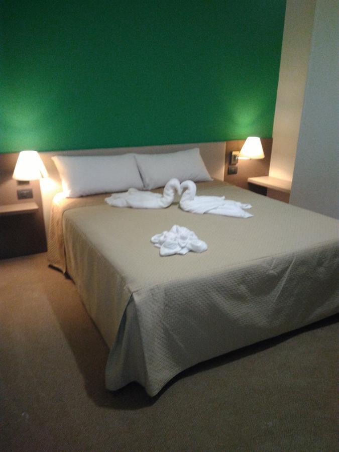 Hotel Lido Bollengo Bagian luar foto
